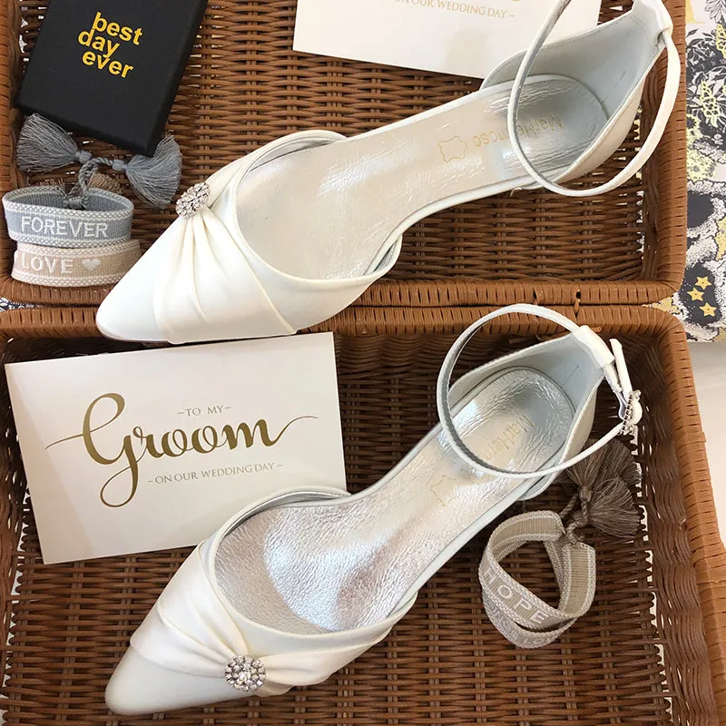 Beautiful Wedding Shoes For Bride Pointed Toe Ankle Strap Evening Party Flats Casual Daily Sandals Ivory