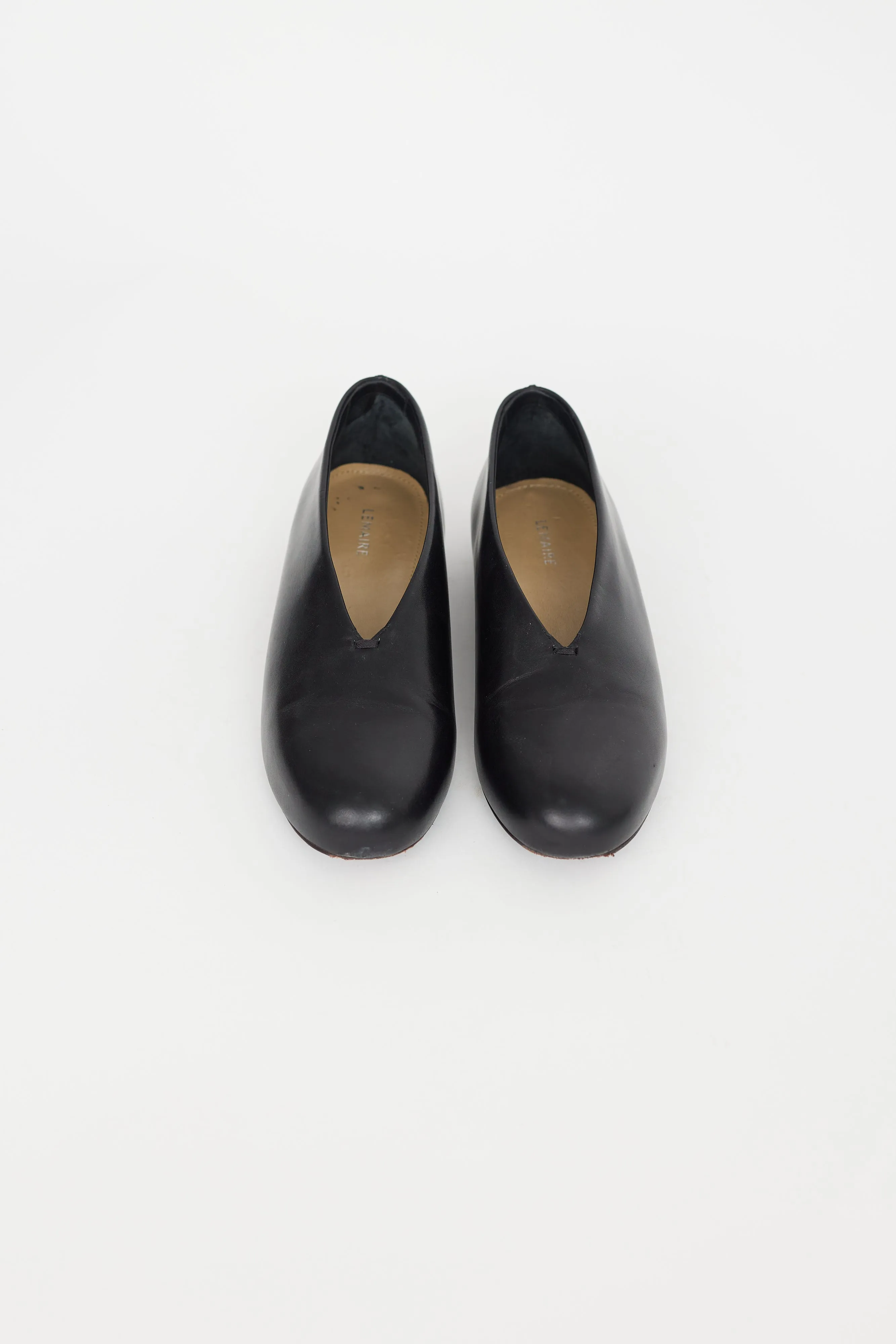 Black Leather V-Cut Flat
