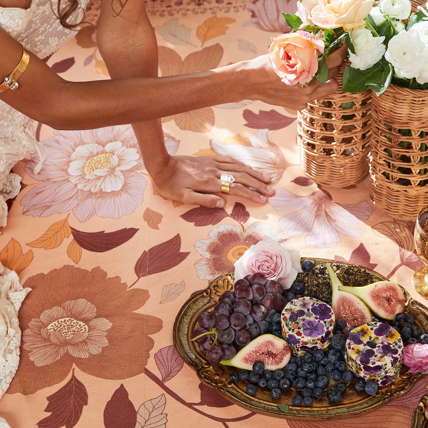 Grandé Fleur Picnic Blanket